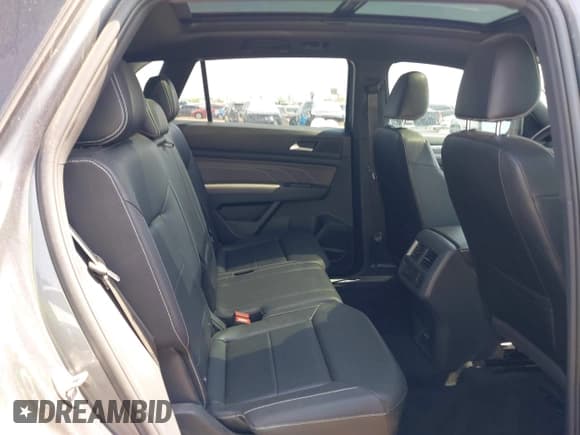 ✅ 2022 Volkswagen Atlas SE • VIN: 1V2JE2CA4NC201054 • Lot: 41920943. Wystawiony na IAAI z przebiegiem 68 407 mil. Bezpłatny archiwum sprzedaży aukcyjnych z USA i szczegółowy raport historii pojazdu na DreamBid. Zdjęcie 8.