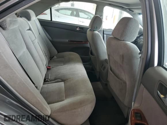 ✅ 2004 Toyota Camry SE • VIN: 4T1BE32K24U854749 • Lot: 86070235. Wystawiony na Copart z przebiegiem 256 069 mil. Bezpłatny archiwum sprzedaży aukcyjnych z USA i szczegółowy raport historii pojazdu na DreamBid. Zdjęcie 10.