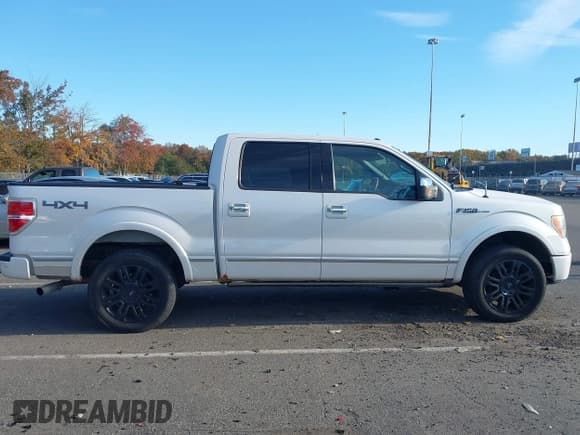 ✅ 2010 Ford F-150 XL • VIN: 1FTFW1EV9AFB34605 • Lot: 43490648. Listed on IAAI with 130,906 mi. Free auction sales archive from the USA and detailed vehicle history report at DreamBid. Image 13.