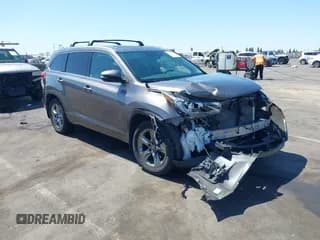 ✅ 2018 Toyota Highlander Limited • VIN: 5TDDZRFH1JS851022 • Lot: 42527334. Wystawiony na IAAI z przebiegiem 69 991 mil. Bezpłatny archiwum sprzedaży aukcyjnych z USA i szczegółowy raport historii pojazdu na DreamBid. Zdjęcie 1.
