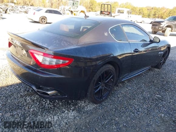 ✅ 2010 Maserati GranTurismo S Auto • VIN: ZAM45KLA0A0053443 • Lot: 43741724. Wystawiony na IAAI z przebiegiem 122 455 mil. Bezpłatny archiwum sprzedaży aukcyjnych z USA i szczegółowy raport historii pojazdu na DreamBid. Zdjęcie 4.