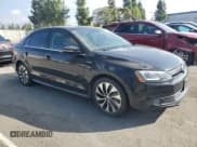 ✅ 2013 Volkswagen Jetta Hybrid • VIN: 3VW637AJ8DM229396 • Lot: 82705825. Wystawiony na Copart z przebiegiem 122 198 mil. Bezpłatny archiwum sprzedaży aukcyjnych z USA i szczegółowy raport historii pojazdu na DreamBid. Zdjęcie 4.
