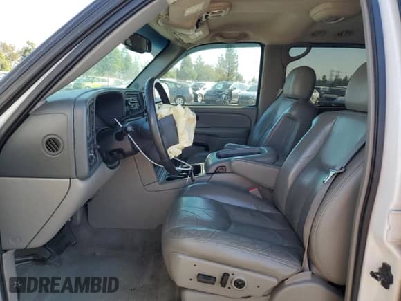 2004 Chevrolet Suburban Z71 z VIN 3GNFK16T34G158613, wystawiony jako Copart lot #81183494 z przebiegiem 131 876 mil mil oraz Szkoda całkowita • Salvage title. Historia ofert i sprzedaży dostępna na DreamBid. Obrazek 7.