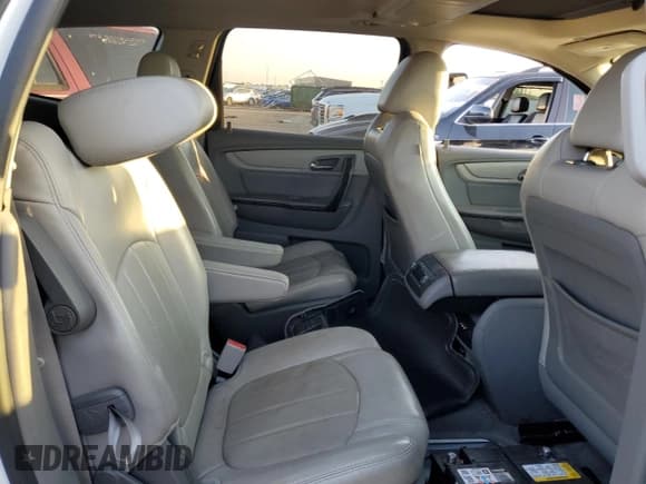 ✅ 2014 Chevrolet Traverse LTZ • VIN: 1GNKVJKDXEJ121045 • Lot: 69525024. Wystawiony na Copart z przebiegiem 99 753 mil. Bezpłatny archiwum sprzedaży aukcyjnych z USA i szczegółowy raport historii pojazdu na DreamBid. Zdjęcie 11.