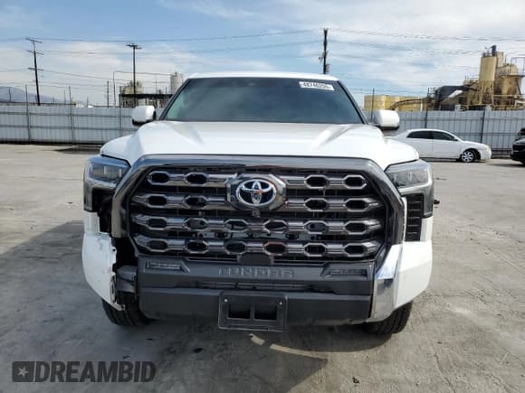 ✅ 2024 Toyota Tundra SR5 • VIN: 5TFLA5DB5RX181538 • Лот: 48746255. Опубликован ранее на Copart с пробегом 10 695 миль. Бесплатный доступ к архиву аукционных продаж из США и подробный отчёт об истории автомобиля на DreamBid. Изображение 5.