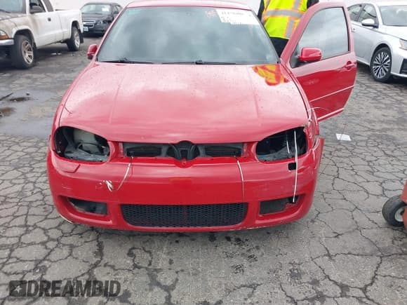 ✅ 2004 Volkswagen R32 • VIN: WVWKG61J74D099896 • Lot: 41478408. Wystawiony na IAAI z przebiegiem 114 282 mil. Bezpłatny archiwum sprzedaży aukcyjnych z USA i szczegółowy raport historii pojazdu na DreamBid. Zdjęcie 6.