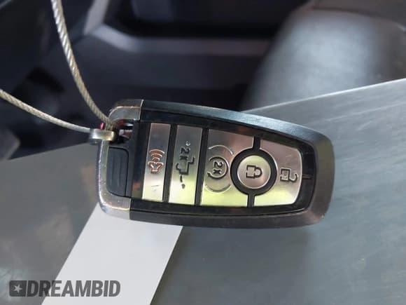 ✅ 2020 Ford F-150 XL • VIN: 1FTEW1E47LFC23482 • Lot: 42526426. Wystawiony na IAAI z przebiegiem 69 456 mil. Bezpłatny archiwum sprzedaży aukcyjnych z USA i szczegółowy raport historii pojazdu na DreamBid. Zdjęcie 11.