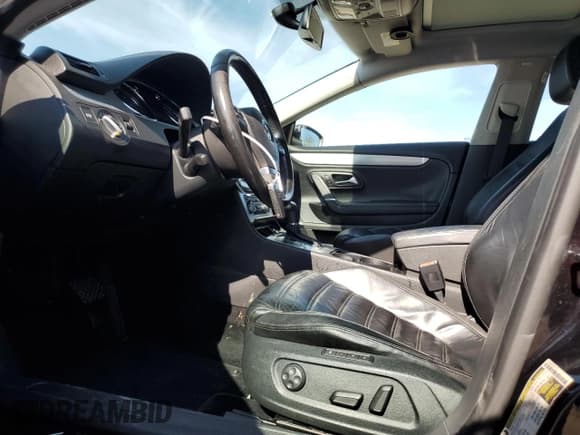 ✅ 2009 Volkswagen CC 4Motion • VIN: WVWGU73CX9E526024 • Lot: 80980873. Wystawiony na Copart z przebiegiem 238 089 mil. Bezpłatny archiwum sprzedaży aukcyjnych z USA i szczegółowy raport historii pojazdu na DreamBid. Zdjęcie 7.