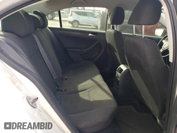 ✅ 2014 Volkswagen Jetta TDI • VIN: 3VWLL7AJ1EM290500 • Lot: 90824265. Wystawiony na Copart z przebiegiem 158 400 mil. Bezpłatny archiwum sprzedaży aukcyjnych z USA i szczegółowy raport historii pojazdu na DreamBid. Zdjęcie 10.