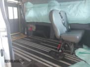 ✅ 2018 Ford Transit XL • VIN: 1FMZK1CM7JKA81747 • Lot: 42143608. Wystawiony na IAAI z przebiegiem 20 981 mil. Bezpłatny archiwum sprzedaży aukcyjnych z USA i szczegółowy raport historii pojazdu na DreamBid. Zdjęcie 8.