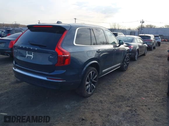 ✅ 2024 Volvo XC90 Ultimate Bright Theme • VIN: YV4062PF9R1168910 • Lot: 41705141. Listed on IAAI with 13,149 mi. Free auction sales archive from the USA and detailed vehicle history report at DreamBid. Image 4.
