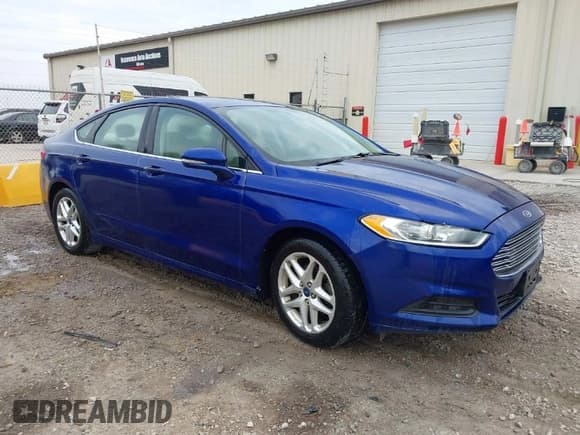 ✅ 2015 Ford Fusion SE • VIN: 3FA6P0H79FR131286 • Lot: 40982993. Wystawiony na IAAI z przebiegiem 181 049 mil. Bezpłatny archiwum sprzedaży aukcyjnych z USA i szczegółowy raport historii pojazdu na DreamBid. Zdjęcie 1.