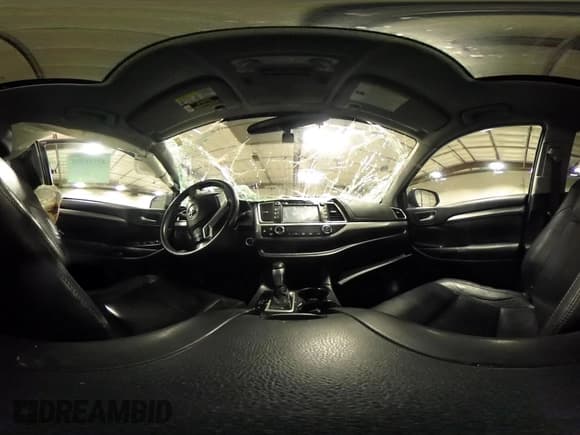 ✅ 2014 Toyota Highlander XLE • VIN: 5TDJKRFH8ES006049 • Lot: 42516275. Listed on IAAI with 230,016 mi. Free auction sales archive from the USA and detailed vehicle history report at DreamBid. Image 24.