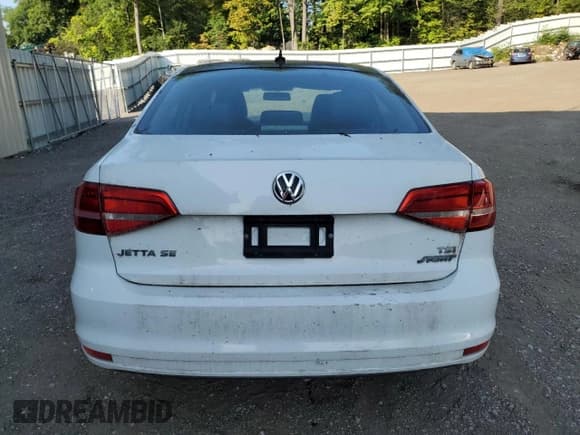 ✅ 2015 Volkswagen Jetta SE • VIN: 3VWD17AJ7FM309823 • Lot: 68598155. Listed on Copart with 82,482 mi. Free auction sales archive from the USA and detailed vehicle history report at DreamBid. Image 6.