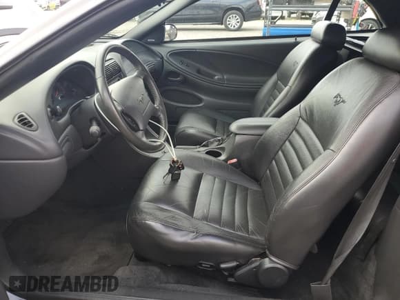 ✅ 2003 Ford Mustang GT Deluxe • VIN: 1FAFP45X73F381050 • Lot: 69644435. Wystawiony na Copart z przebiegiem 69 541 mil. Bezpłatny archiwum sprzedaży aukcyjnych z USA i szczegółowy raport historii pojazdu na DreamBid. Zdjęcie 7.