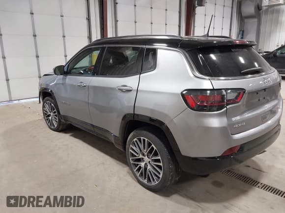 ✅ 2022 Jeep Compass Limited • VIN: 3C4NJDCB4NT189995 • Lot: 43575251. Listed on IAAI with 48,831 mi. Free auction sales archive from the USA and detailed vehicle history report at DreamBid. Image 3.