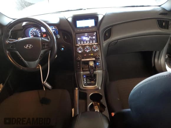 ✅ 2015 Hyundai Genesis Coupe 3.8L Base • VIN: KMHHT6KJ1FU129171 • Lot: 43657235. Wystawiony na Copart z przebiegiem 90 255 mil. Bezpłatny archiwum sprzedaży aukcyjnych z USA i szczegółowy raport historii pojazdu na DreamBid. Zdjęcie 8.