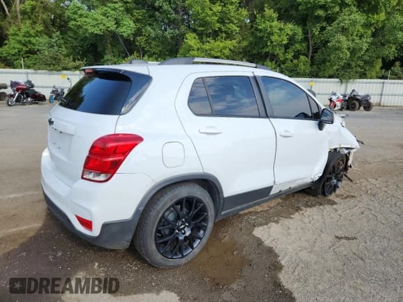 ✅ 2022 Chevrolet Trax LT • VIN: KL7CJLSM9NB560989 • Lot: 81088835. Listed on Copart with 64,218 mi. Free auction sales archive from the USA and detailed vehicle history report at DreamBid. Image 3.