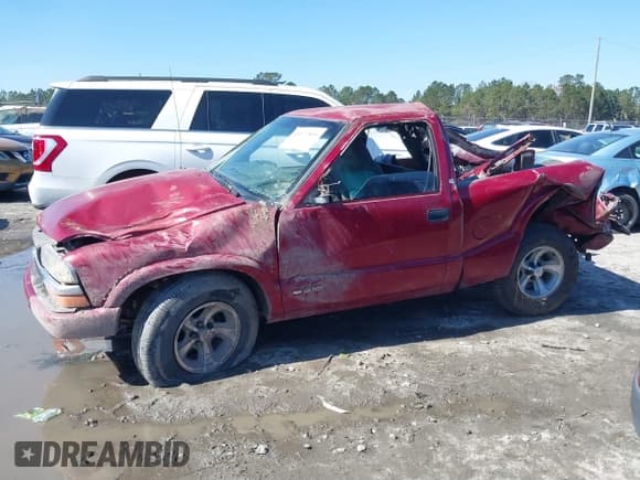 ✅ 2000 Chevrolet S-10 LS • VIN: 1GCCS14W0YK203515 • Лот: 41577895. Опубликован ранее на IAAI с пробегом 182 521 миль. Бесплатный доступ к архиву аукционных продаж из США и подробный отчёт об истории автомобиля на DreamBid. Изображение 15.