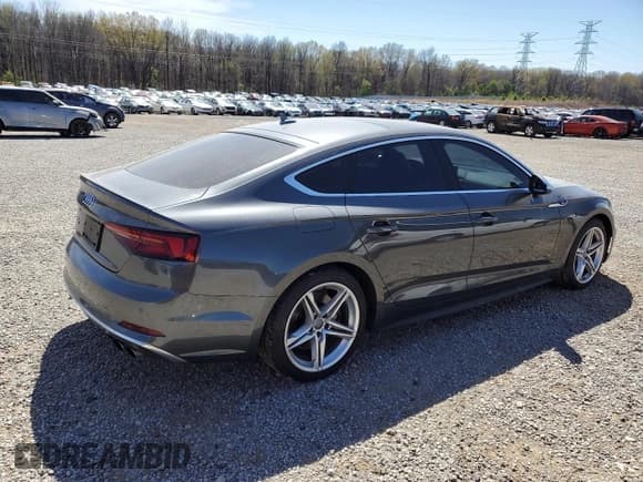 ✅ 2018 Audi S5 Sportback Premium Plus • VIN: WAUB4CF54JA029611 • Lot: 50189825. Wystawiony na Copart z przebiegiem 107 616 mil. Bezpłatny archiwum sprzedaży aukcyjnych z USA i szczegółowy raport historii pojazdu na DreamBid. Zdjęcie 3.