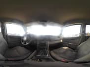 ✅ 2006 Jeep Commander • VIN: 1J8HG48K86C191324 • Lot: 42121472. Wystawiony na IAAI z przebiegiem 220 098 mil. Bezpłatny archiwum sprzedaży aukcyjnych z USA i szczegółowy raport historii pojazdu na DreamBid. Zdjęcie 18.