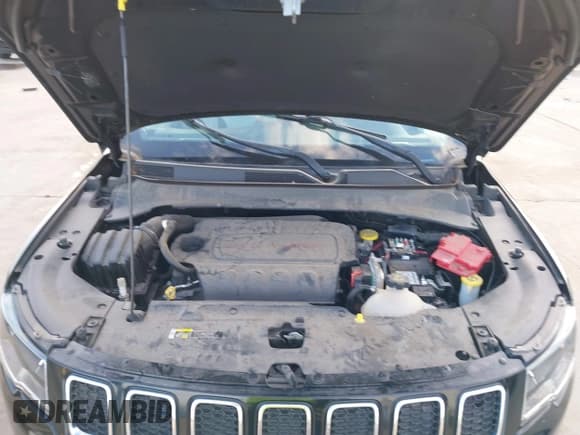 ✅ 2019 Jeep Compass Altitude • VIN: 3C4NJCBB7KT706519 • Lot: 41636111. Wystawiony na IAAI z przebiegiem Nie podano. Bezpłatny archiwum sprzedaży aukcyjnych z USA i szczegółowy raport historii pojazdu na DreamBid. Zdjęcie 10.
