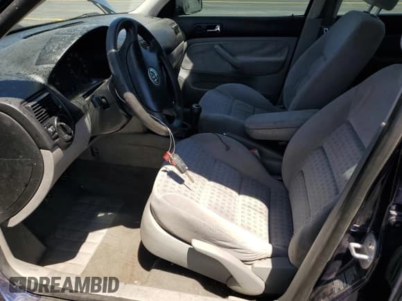 ✅ 2001 Volkswagen Golf GLS • VIN: 9BWGT61J914057698 • Лот: 58576605. Опубликован ранее на Copart с пробегом 270 209 миль. Бесплатный доступ к архиву аукционных продаж из США и подробный отчёт об истории автомобиля на DreamBid. Изображение 7.