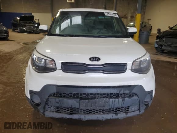 ✅ 2018 Kia Soul • VIN: KNDJN2A24J7564826 • Lot: 84476395. Wystawiony na Copart z przebiegiem 140 314 mil. Bezpłatny archiwum sprzedaży aukcyjnych z USA i szczegółowy raport historii pojazdu na DreamBid. Zdjęcie 5.
