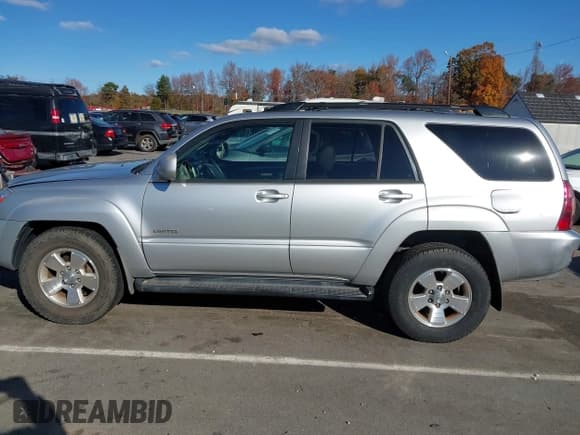 ✅ 2005 Toyota 4Runner Limited • VIN: JTEZU17R858040188 • Лот: 43660606. Опубликован ранее на IAAI с пробегом 228 193 миль. Бесплатный доступ к архиву аукционных продаж из США и подробный отчёт об истории автомобиля на DreamBid. Изображение 14.