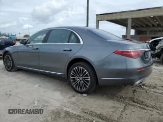 ✅ 2022 Mercedes-Benz S 500 • VIN: W1K6G6DB5NA146955 • Лот: 81760673. Опубликован ранее на Copart с пробегом 17 173 миль. Бесплатный доступ к архиву аукционных продаж из США и подробный отчёт об истории автомобиля на DreamBid. Изображение 2.