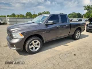 2018 Ram 1500 Express z VIN 1C6RR7FT6JS284562, wystawiony jako Copart lot #69349945 z przebiegiem 115 574 mil mil oraz Szkoda całkowita • Salvage title. Historia ofert i sprzedaży dostępna na DreamBid. Obrazek 1.