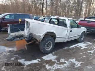 ✅ 2000 Chevrolet S-10 • VIN: 1GCCS144XYK151860 • Лот: 41301337. Опубликован ранее на IAAI с пробегом 221 237 миль. Бесплатный доступ к архиву аукционных продаж из США и подробный отчёт об истории автомобиля на DreamBid. Изображение 4.