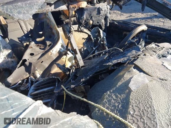 ✅ 2014 Mercedes-Benz S 550 • VIN: WDDUG8CB0EA044421 • Lot: 40801135. Listed on IAAI with Not provided. Free auction sales archive from the USA and detailed vehicle history report at DreamBid. Image 5.