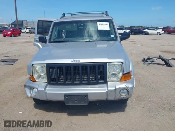 ✅ 2007 Jeep Commander Sport • VIN: 1J8HG48K87C598061 • Лот: 42809400. Опубликован ранее на IAAI с пробегом 200 961 миль. Бесплатный доступ к архиву аукционных продаж из США и подробный отчёт об истории автомобиля на DreamBid. Изображение 13.