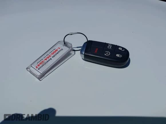 2024 Dodge Hornet R/T z VIN ZACPDFCW9R3A28545, wystawiony jako IAAI lot #42901439 z przebiegiem 23 660 mil mil oraz . Historia ofert i sprzedaży dostępna na DreamBid. Obrazek 11.