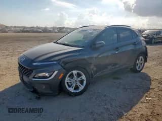 2022 Hyundai Kona SEL с VIN KM8K32AB6NU928211, выставлен на аукционе Copart как лот 85538975 с пробегом 107 207 миль миль и Чистый • Clean title. История ставок и продаж доступна на DreamBid. Изображение 1.