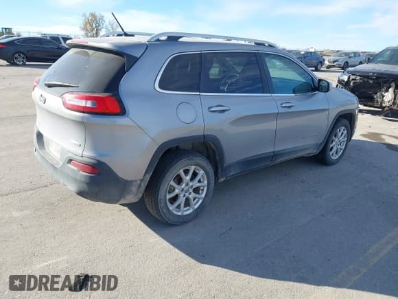 ✅ 2014 Jeep Cherokee Latitude • VIN: 1C4PJLCB1EW162749 • Лот: 43572711. Опубликован ранее на IAAI с пробегом 240 191 миль. Бесплатный доступ к архиву аукционных продаж из США и подробный отчёт об истории автомобиля на DreamBid. Изображение 4.