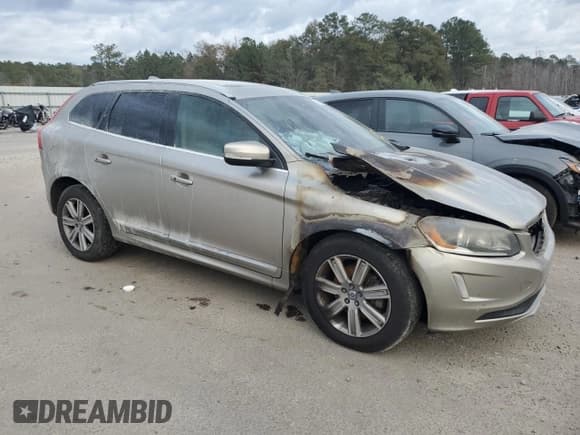 ✅ 2016 Volvo XC60 T6 Drive-E • VIN: YV449MDK8G2832756 • Lot: 83408584. Listed on Copart with Not provided. Free auction sales archive from the USA and detailed vehicle history report at DreamBid. Image 4.