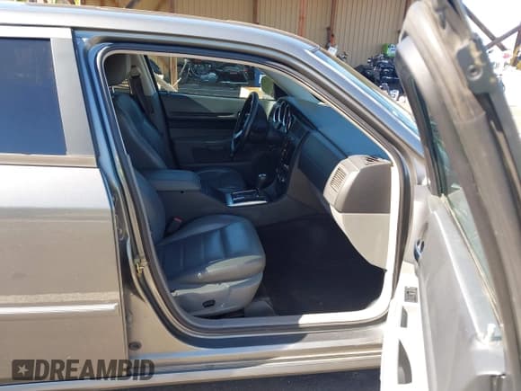 ✅ 2005 Dodge Magnum RT • VIN: 2D4GV58225H514554 • Lot: 43326654. Listed on IAAI with 286,863 mi. Free auction sales archive from the USA and detailed vehicle history report at DreamBid. Image 5.