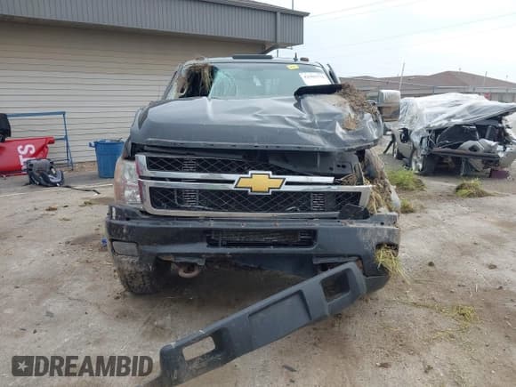 ✅ 2011 Chevrolet Silverado 2500HD LTZ • VIN: 1GC1KYC87BF131585 • Lot: 42502778. Listed on IAAI with 234,150 mi. Free auction sales archive from the USA and detailed vehicle history report at DreamBid. Image 12.