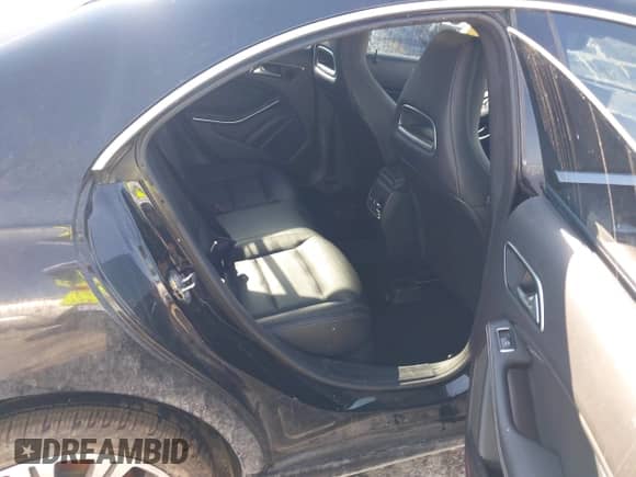 2019 Mercedes-Benz CLA 250 with VIN WDDSJ4EB8KN776718, listed as a IAAI auction lot 42966323 with 52,776 mi miles and . Bid and sale history available at DreamBid. Image 8.