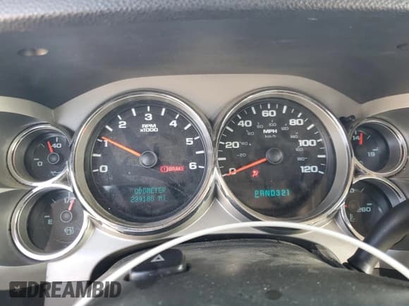 ✅ 2008 GMC Sierra 1500 SLE1 • VIN: 1GTEC19JX8Z112696 • Лот: 84477245. Опубликован ранее на Copart с пробегом 239 188 миль. Бесплатный доступ к архиву аукционных продаж из США и подробный отчёт об истории автомобиля на DreamBid. Изображение 9.