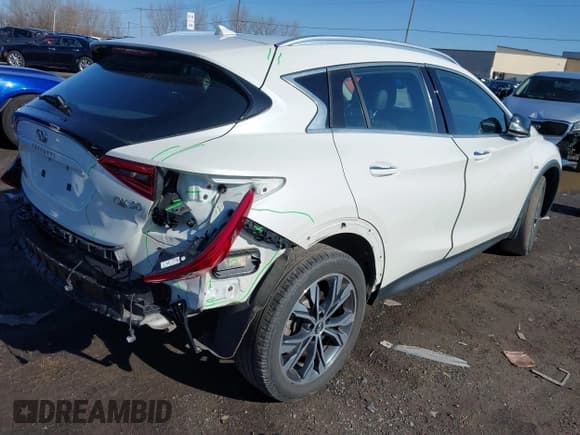✅ 2017 Infiniti QX30 Premium • VIN: SJKCH5CR6HA027509 • Лот: 41800581. Опубликован ранее на IAAI с пробегом 76 148 миль. Бесплатный доступ к архиву аукционных продаж из США и подробный отчёт об истории автомобиля на DreamBid. Изображение 4.