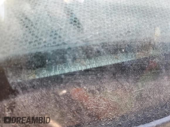 ✅ 1995 Chevrolet S-10 • VIN: 1GCCS1443S8222420 • Лот: 55879175. Опубликован ранее на Copart с пробегом 403 807 миль. Бесплатный доступ к архиву аукционных продаж из США и подробный отчёт об истории автомобиля на DreamBid. Изображение 13.