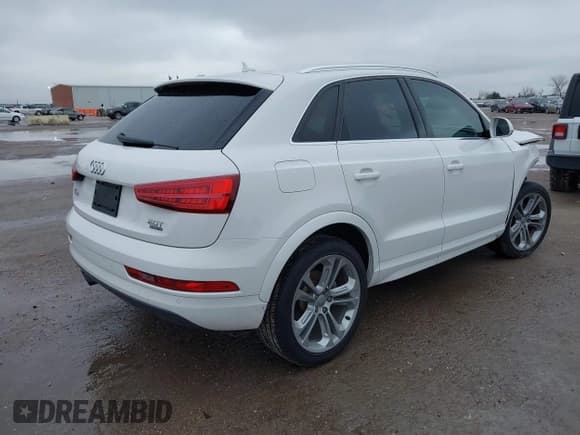 ✅ 2017 Audi Q3 Premium Plus • VIN: WA1JCCFS7HR002948 • Lot: 41564849. Listed on IAAI with 31,745 mi. Free auction sales archive from the USA and detailed vehicle history report at DreamBid. Image 4.