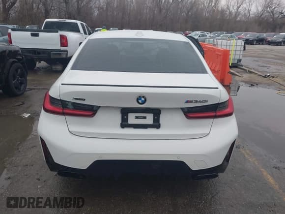 ✅ 2024 BMW 3 Series M340i xDrive • VIN: 3MW49FF05R8E05837 • Lot: 41129303. Wystawiony na IAAI z przebiegiem 8 669 mil. Bezpłatny archiwum sprzedaży aukcyjnych z USA i szczegółowy raport historii pojazdu na DreamBid. Zdjęcie 16.