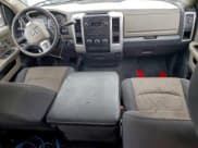 ✅ 2011 Ram 1500 ST • VIN: 1D7RB1GP0BS519959 • Lot: 95834195. Wystawiony na Copart z przebiegiem 184 010 mil. Bezpłatny archiwum sprzedaży aukcyjnych z USA i szczegółowy raport historii pojazdu na DreamBid. Zdjęcie 8.