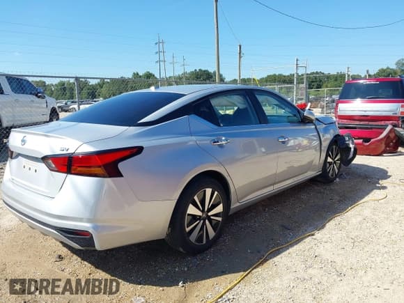 ✅ 2021 Nissan Altima SV • VIN: 1N4BL4DV7MN334540 • Lot: 43284961. Listed on IAAI with 94,483 mi. Free auction sales archive from the USA and detailed vehicle history report at DreamBid. Image 4.