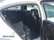 ✅ 2010 Volkswagen Passat Komfort • VIN: WVWJK7AN8AE137788 • Lot: 43377992. Wystawiony na IAAI z przebiegiem 188 049 mil. Bezpłatny archiwum sprzedaży aukcyjnych z USA i szczegółowy raport historii pojazdu na DreamBid. Zdjęcie 8.