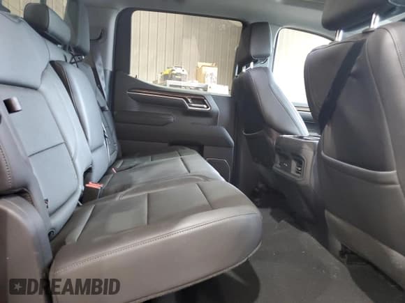 ✅ 2022 Chevrolet Silverado 1500 LT Trail Boss • VIN: 3GCUDFED3NG613754 • Lot: 63392535. Wystawiony na Copart z przebiegiem 28 408 mil. Bezpłatny archiwum sprzedaży aukcyjnych z USA i szczegółowy raport historii pojazdu na DreamBid. Zdjęcie 10.